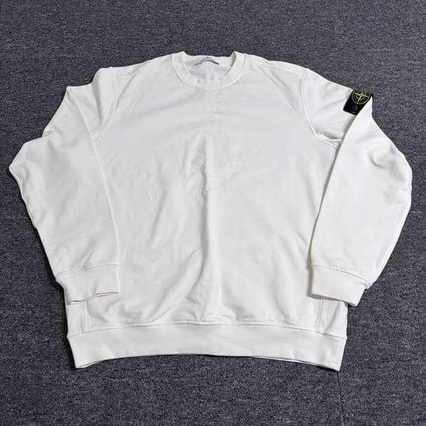 스톤아일랜드 와펜 패치 맨투맨