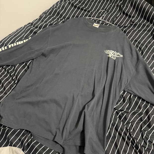 아웃스탠딩 롱 슬리브 