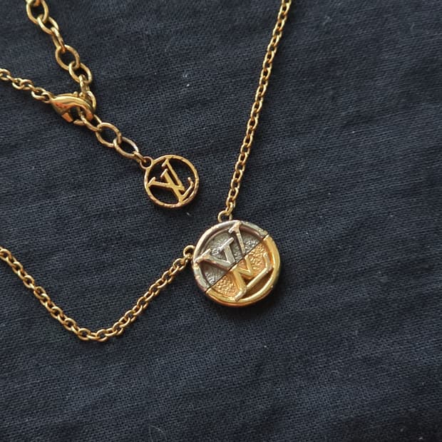 루이비통 콜리에 LV(L to V 엘투브이) 목걸이