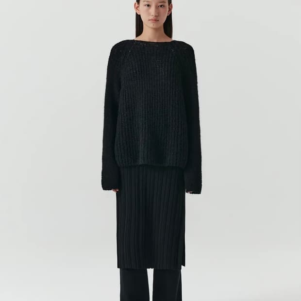 르바 Hairy Loose-Fit Knit - Black