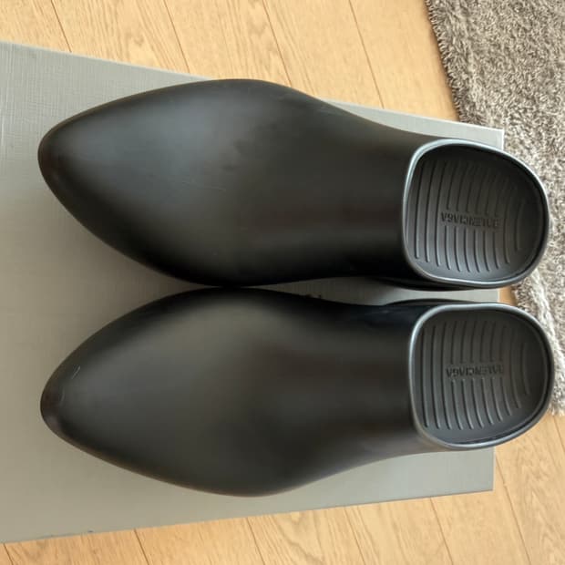 발렌시아가 테크노 클로그 42 풀구성