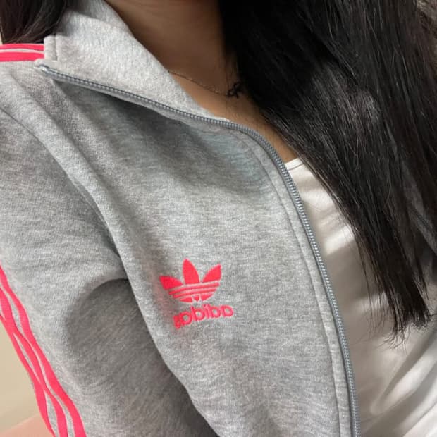 아디다스 빅로고 파이어버드 그레이 핑크