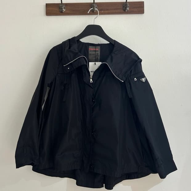 프라다 바람막이