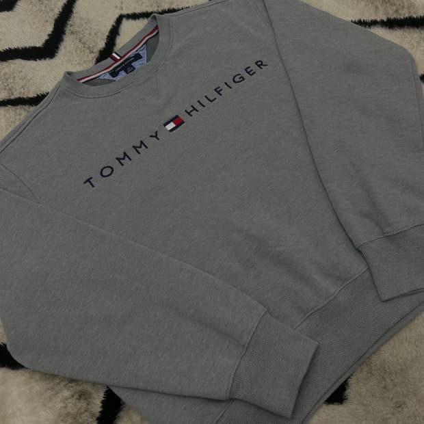 [L]타미힐피거 로고 자수 맨투맨/그레이/기모