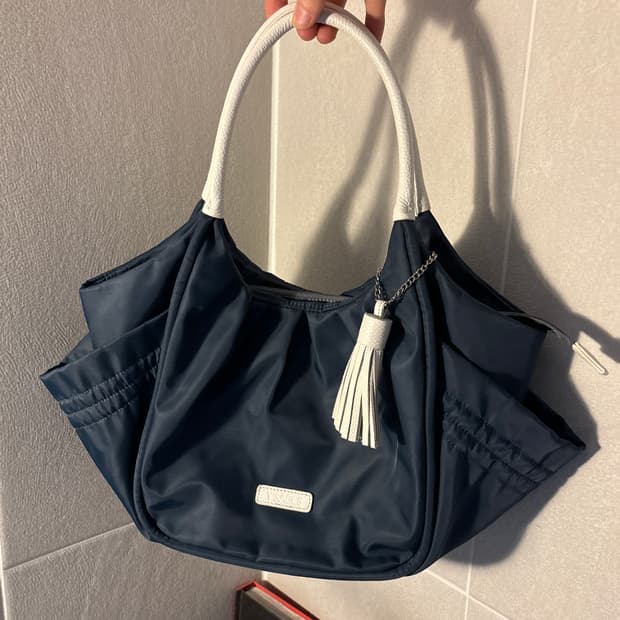 Y'saccs 네이비 숄더백