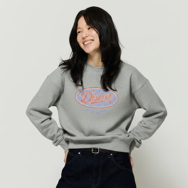 디스커스애슬레틱 우먼즈 크롭핏 오벌 로고 스웨트 셔츠