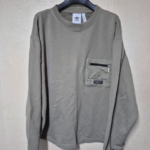 아디다스 카키 맨투맨