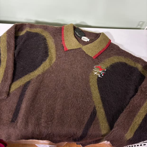 택달린새것 100-105 906MASS 브라운 자카드 카라넥 헤어리니트