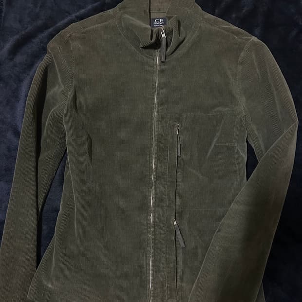 cp컴퍼니 스웨이드 넥 집업 (올리브)