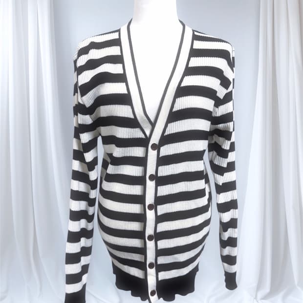 빈티지 블랙앤화이트 스트라이프 가디건