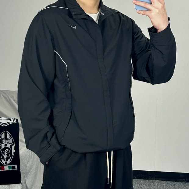 나이키 스우시 블랙 바람막이 L  