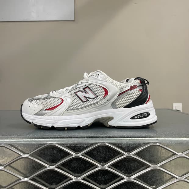 뉴발란스 530v2 레트로 화이트 실버 레드 240