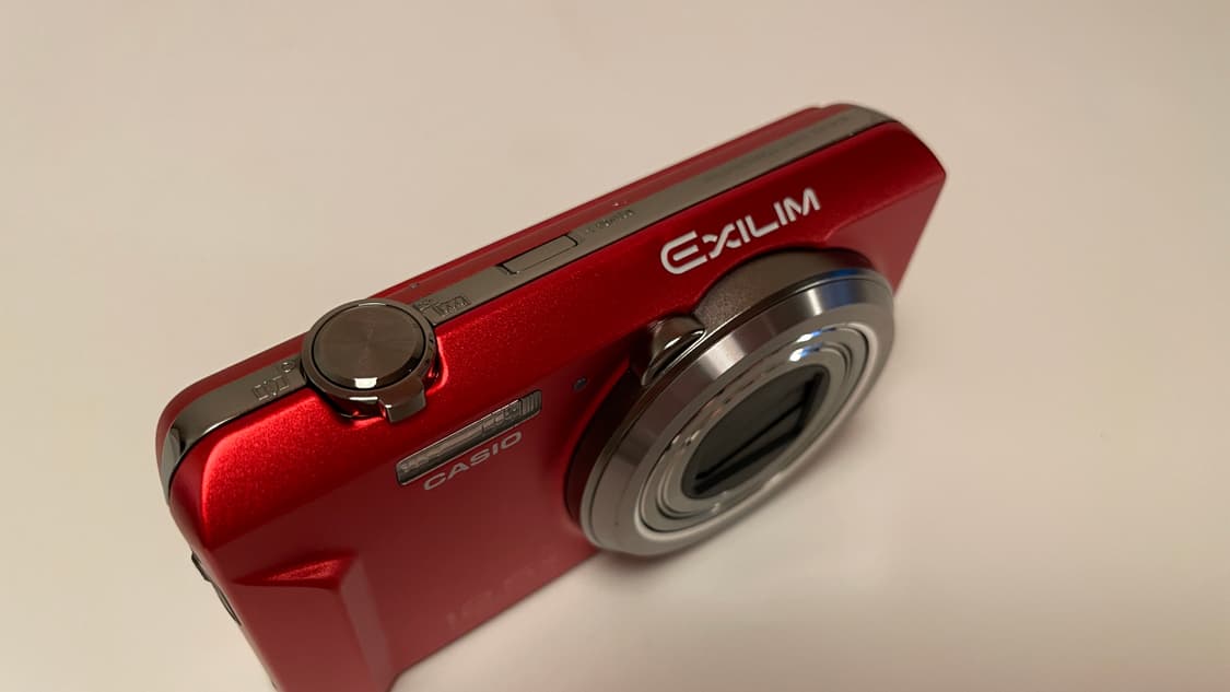 CASIO EXILIM EX-ZS160 レッド CASIO EX-ZS160 レッド 本体