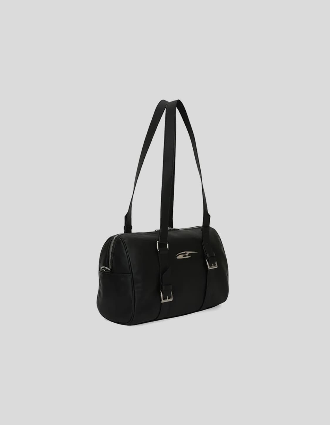L.E.E.Y PLAQUE BELT TOTE BAG BLACK | 후루츠패밀리