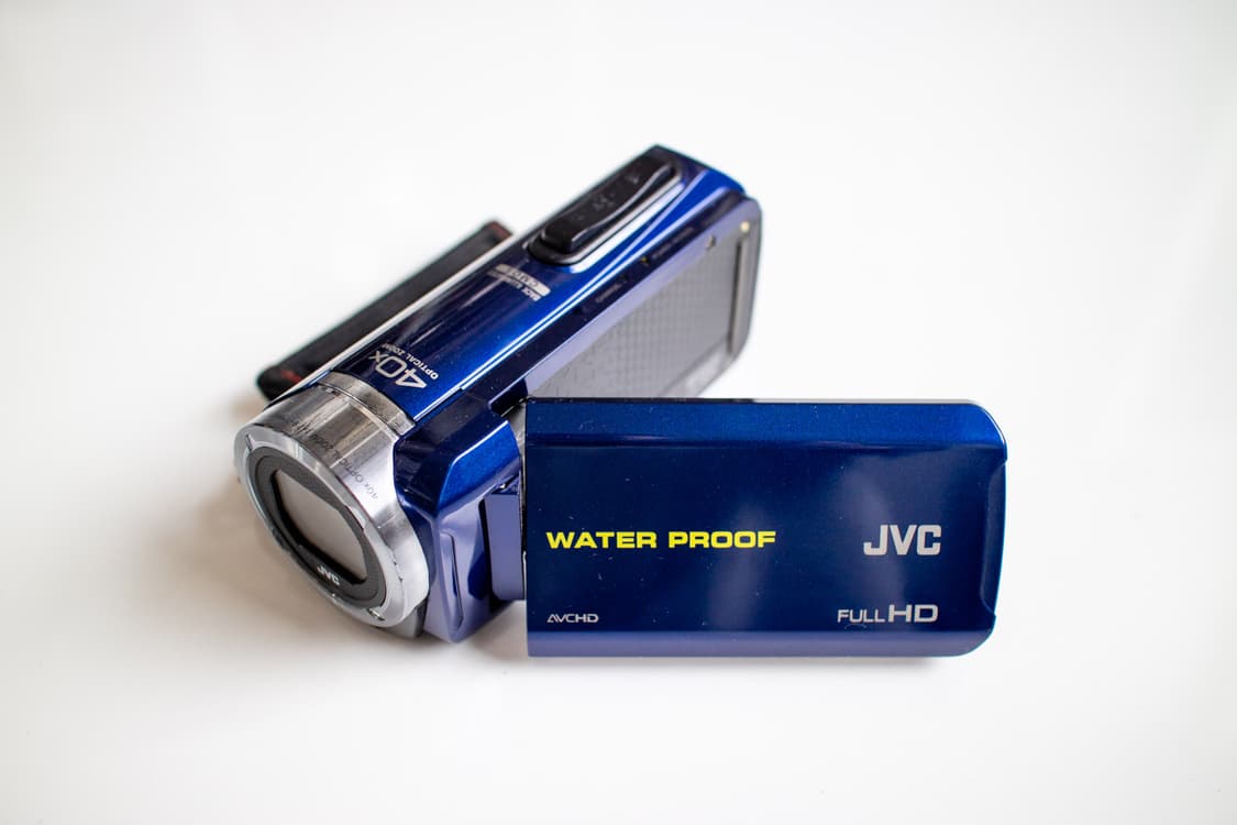 美品　JVC ビクター ビデオカメラ GZ-B800 ブルー Yahoo!オークション -「gz b800」(ビデオカメラ) (カメラ、光学