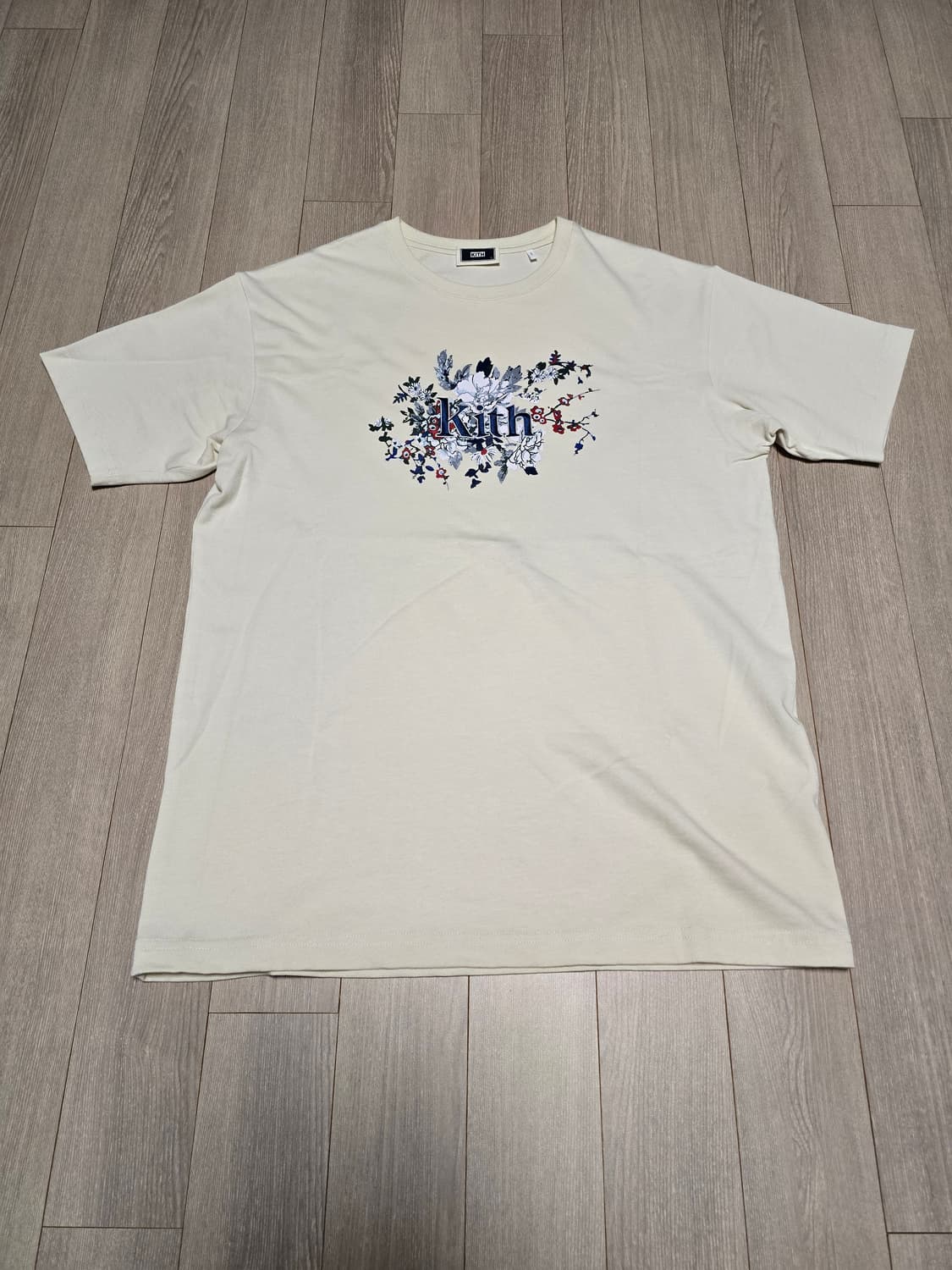 KITH FLORAL SERIF TEE(반팔) | 후루츠패밀리