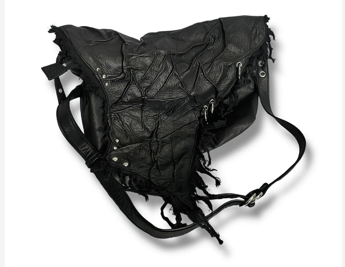Ginzi Venom shoulder bag | 후루츠패밀리