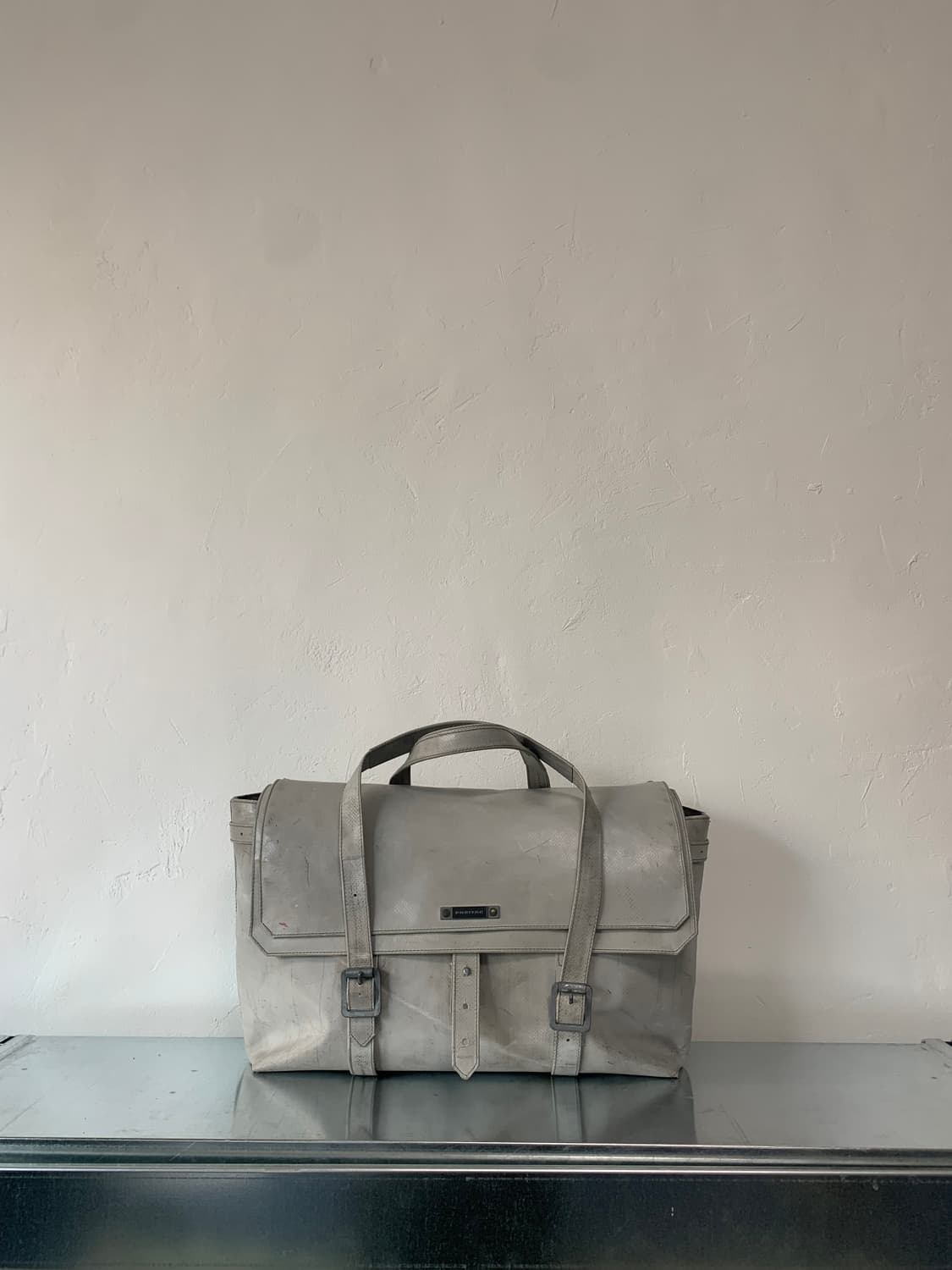 FREITAG ショルダーバッグ 緑/赤 FREITAG ショルダーバッグ 赤/緑 - メルカリ