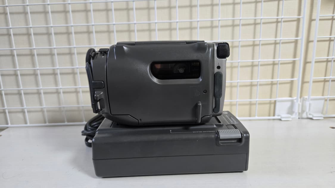 8mm[Hi8]테이프캠코더)소니 CCD TR2 | 후루츠패밀리