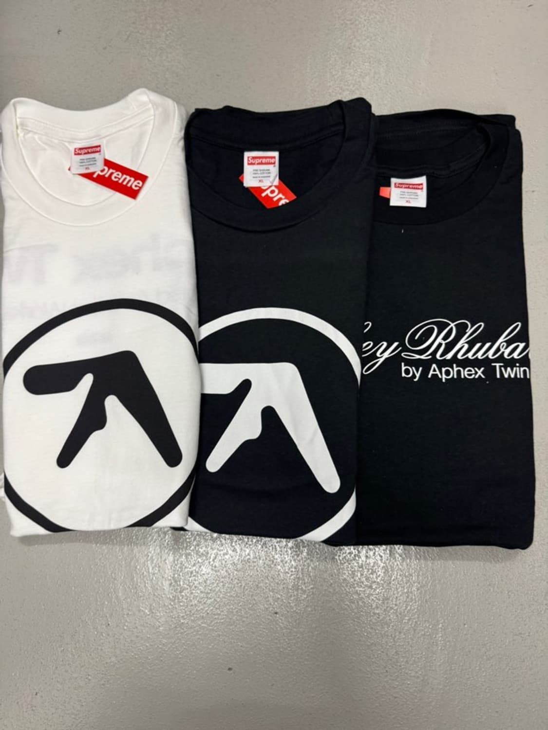 Supreme Aphex Twin Ambient Works Tee 黒s 【公式通販】