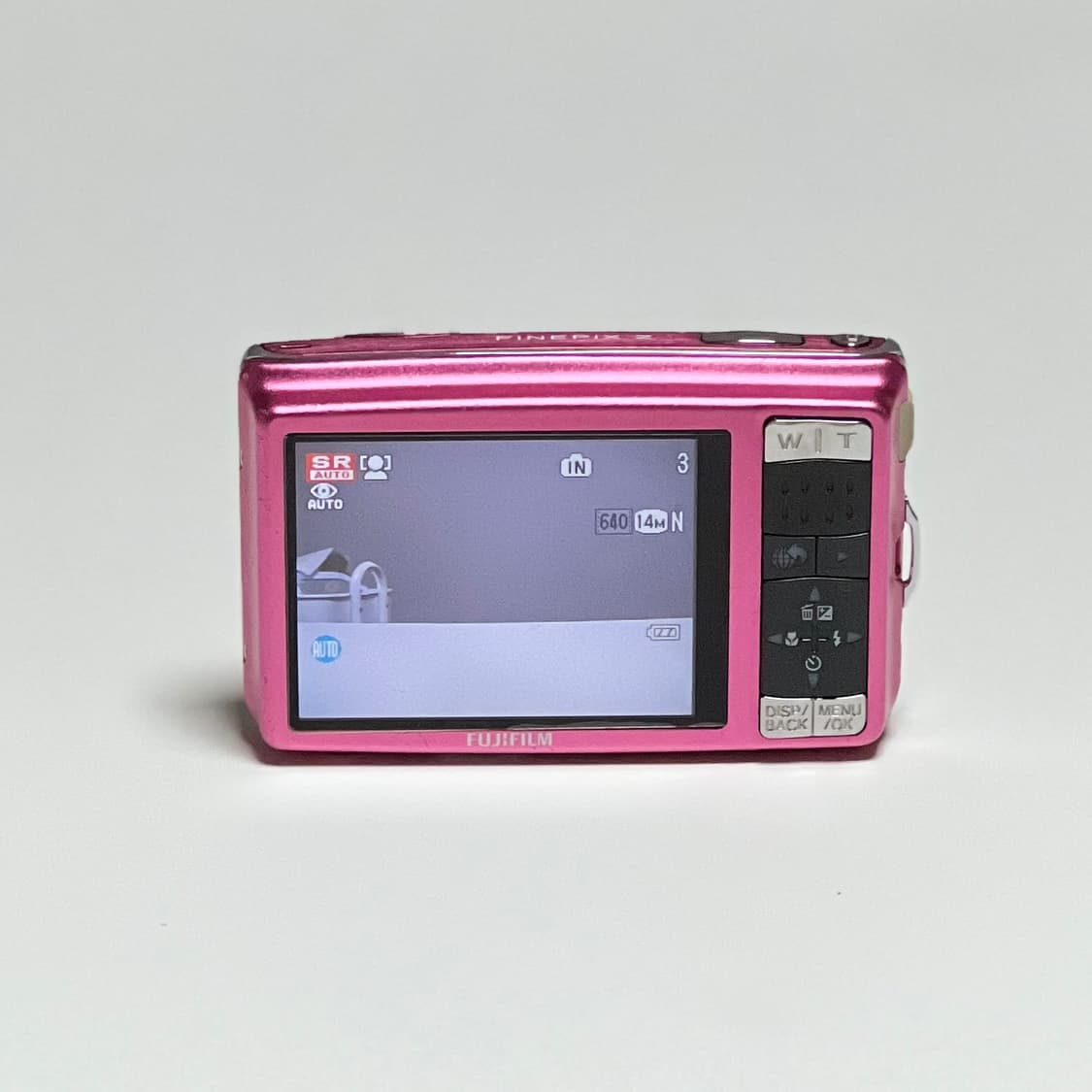 富士フイルム、デジカメ「FinePix F70EXR」に新色 - 価格.com 富士