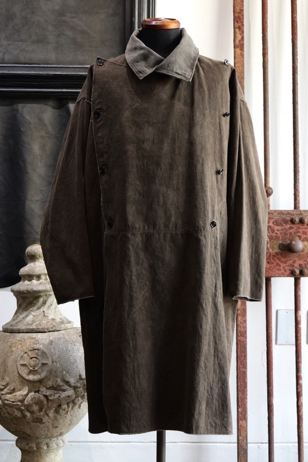 Andrew Driftwood Hospital coat | 후루츠패밀리