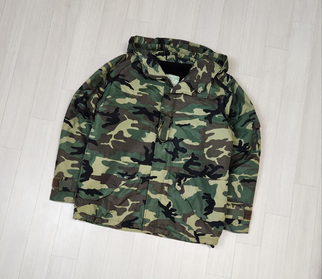 92年製 US ARMY ECWCS GORE-TEX Jacket U.S. Army ECWCS Gen I Cold Weather Gore-Tex Parka Woodland