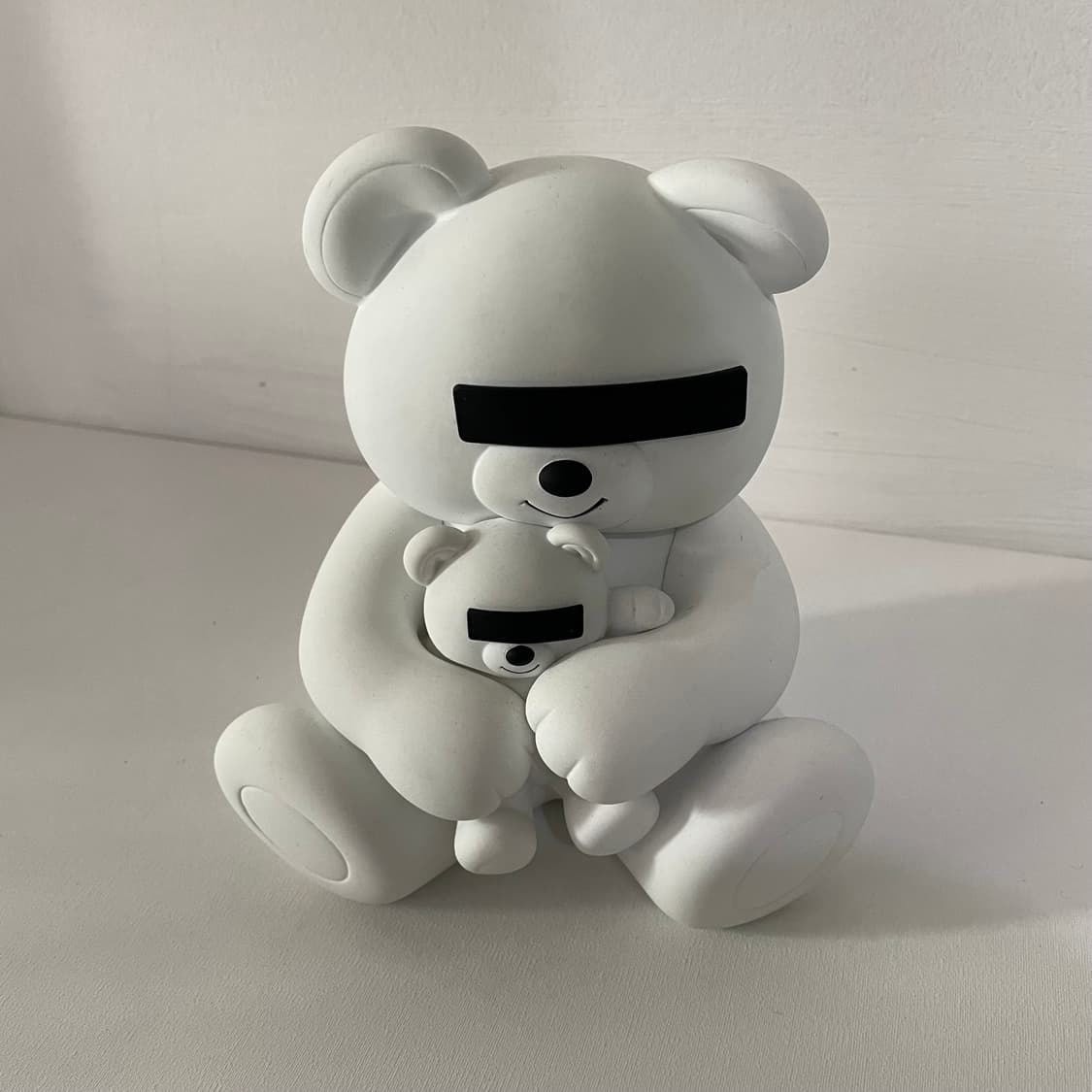 UNDERCOVER - UNDERCOVER BEAR ホワイト フィギュア VCD UNDERCOVER BEARにDensuke28モデルが新登場 | MEDICOM TOY