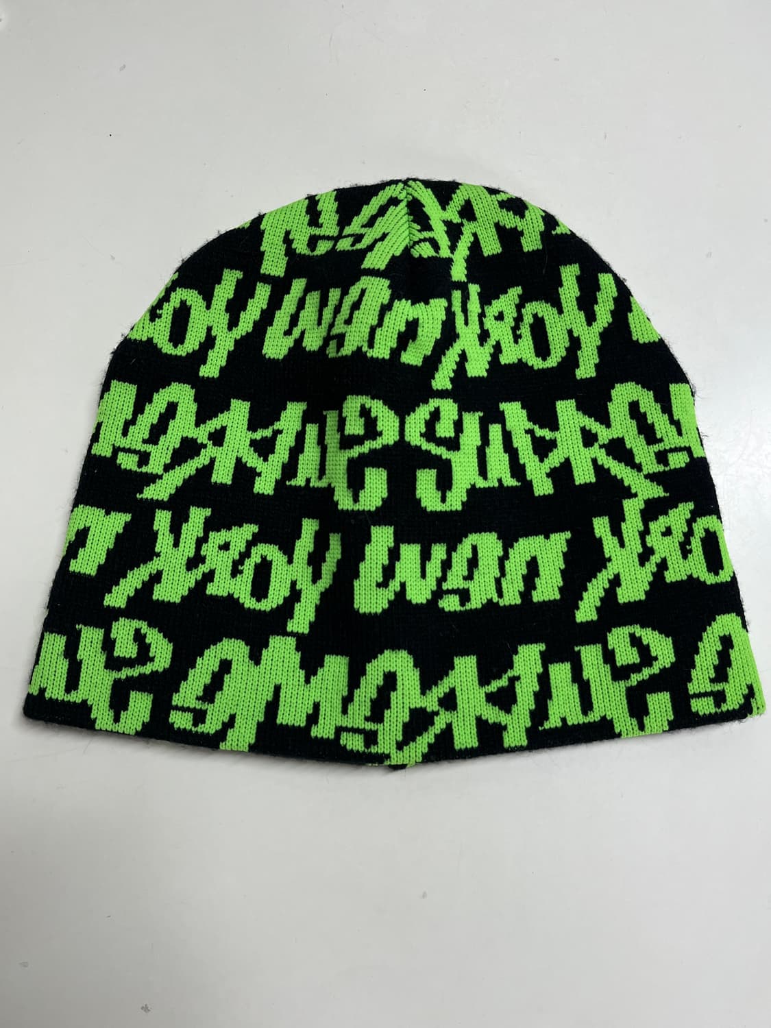 Supreme Graffiti Beanie Supreme Fat Tip Beanie (SS22) $40