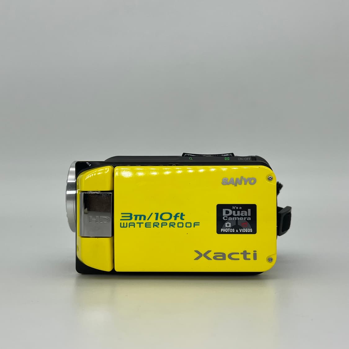 SANYO 防水 ムービーカメラ Xacti ザクティ DMX-WH1 イエロー Amazon | SANYO ハイビジョン 防水デジタルムービーカメラ Xacti