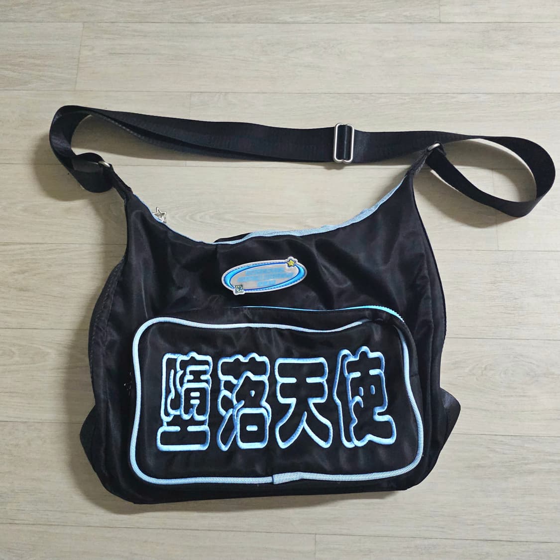 모멘텔 Fallen Angels bag (black) | 후루츠패밀리 모멘텔 Fallen Angels bag (black) | 후루츠패밀리