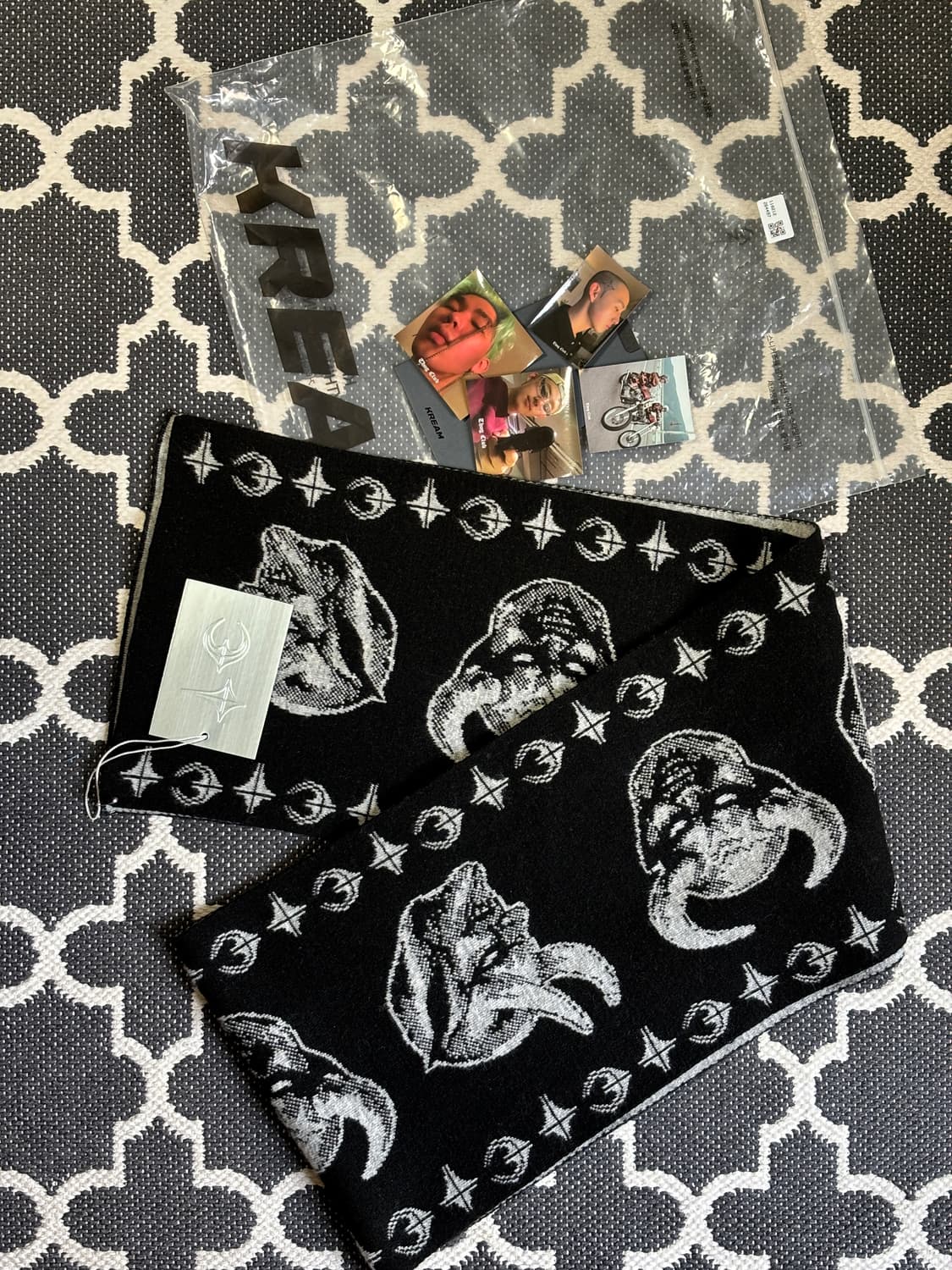Thug Club satan muffler | 후루츠패밀리