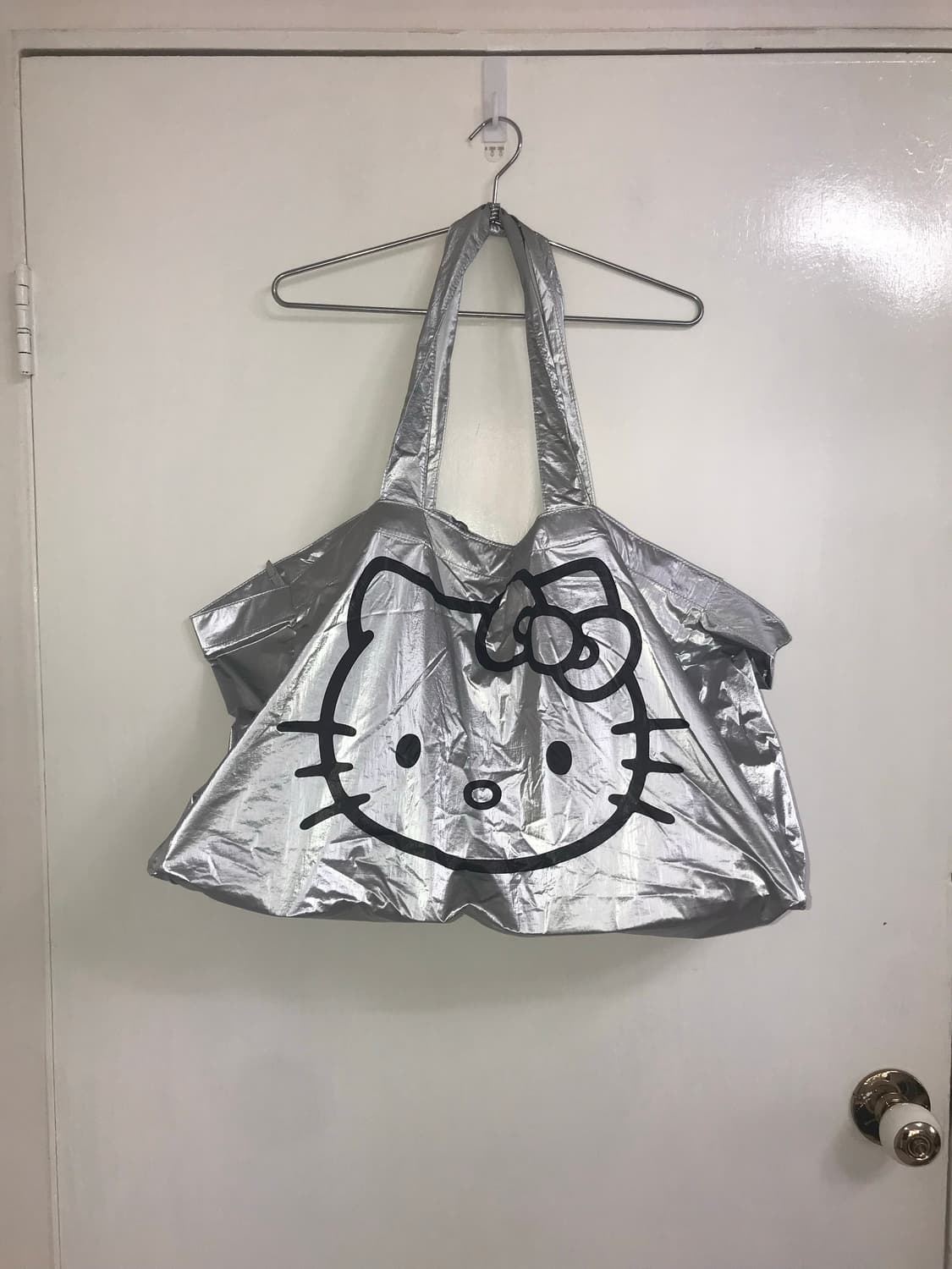 OPEN YY X HELLO KITTY Silver Tote Bag | 후루츠패밀리
