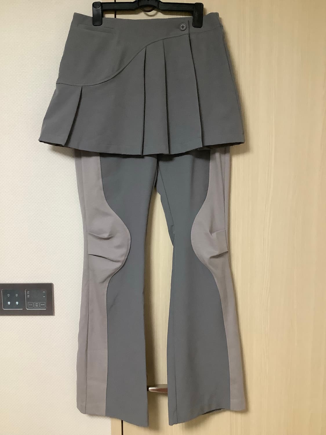 スカート ojos 22FW 2way pleats skirt pants Ojos 2-way Pleats Skirt Pants – DALAC SEOUL