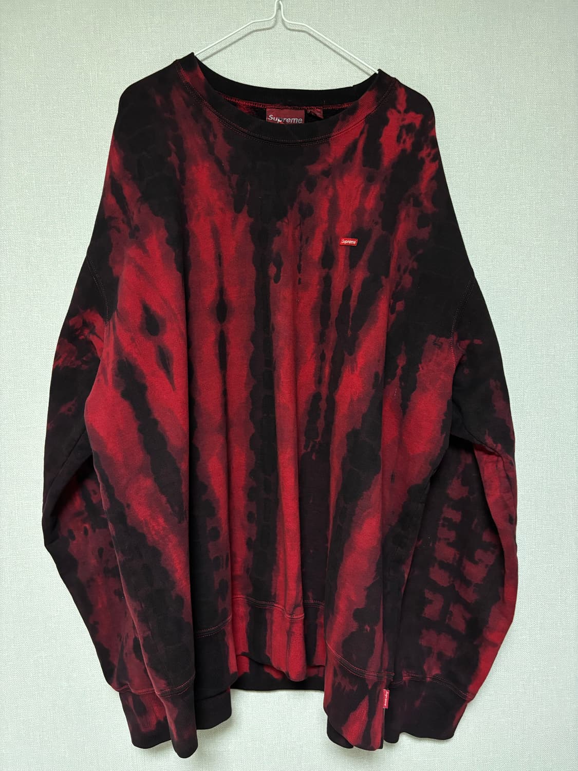 トップス Supreme Small Box Crewneck Red Tie Dye M Supreme Small Box Crewneck Red Tie Dye 21fw L シュプリーム