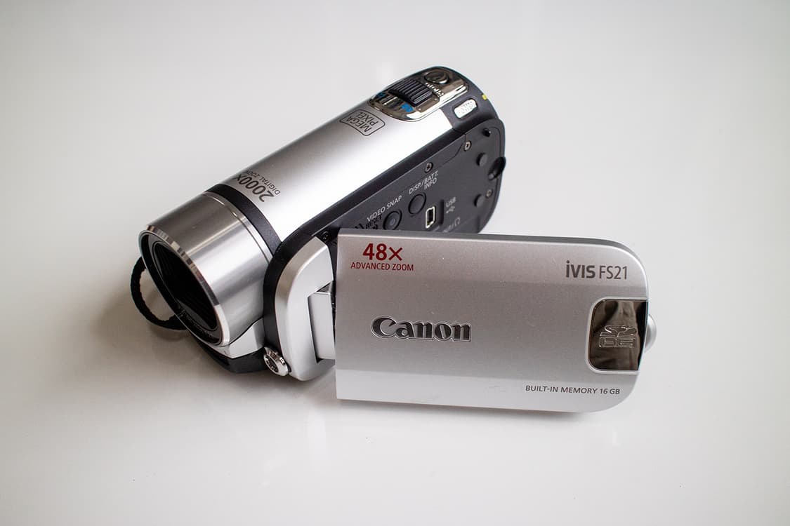 【動作確認ＯＫ】CANON　ivis FS21 Amazon | Canon デジタルビデオカメラ iVIS (アイビス) FS21