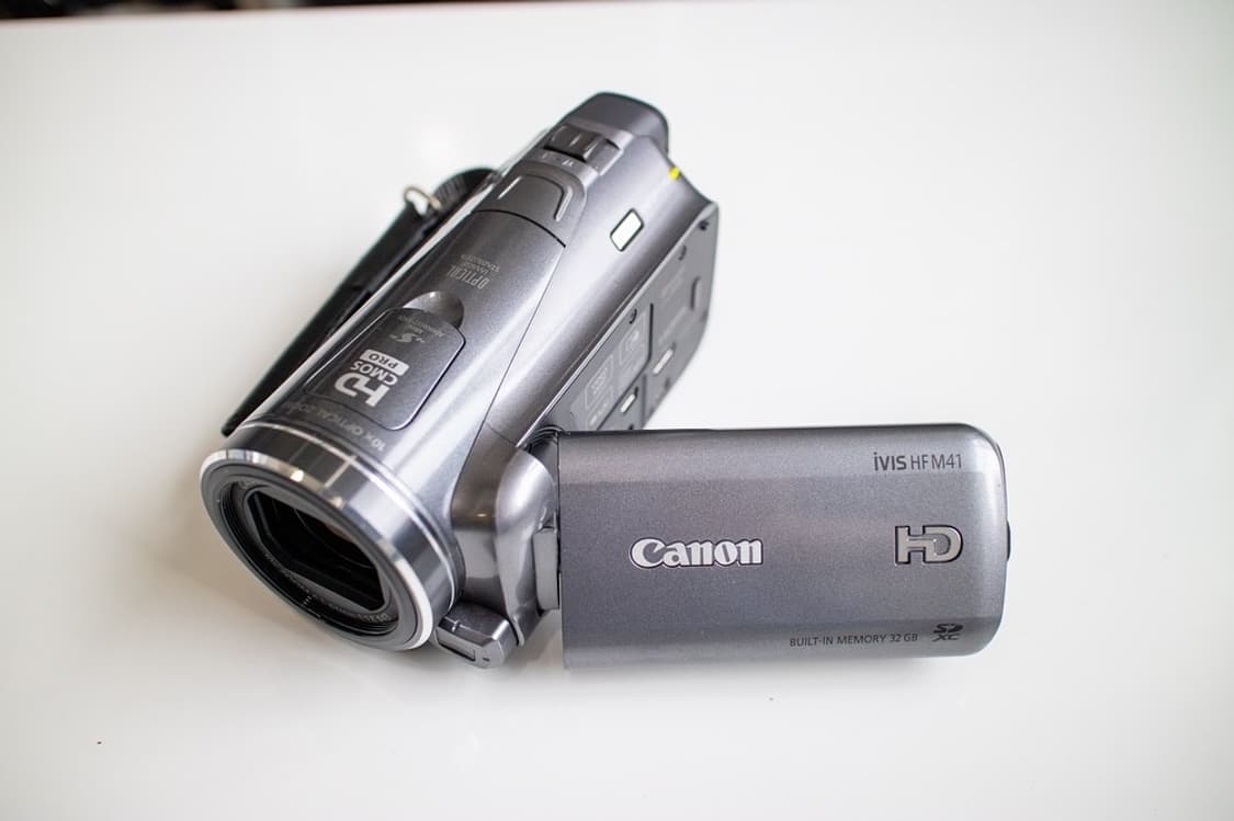 Canon iVIS HF M41 HDビデオカメラ 新品・未使用品 付属品完備 Canon Ivis