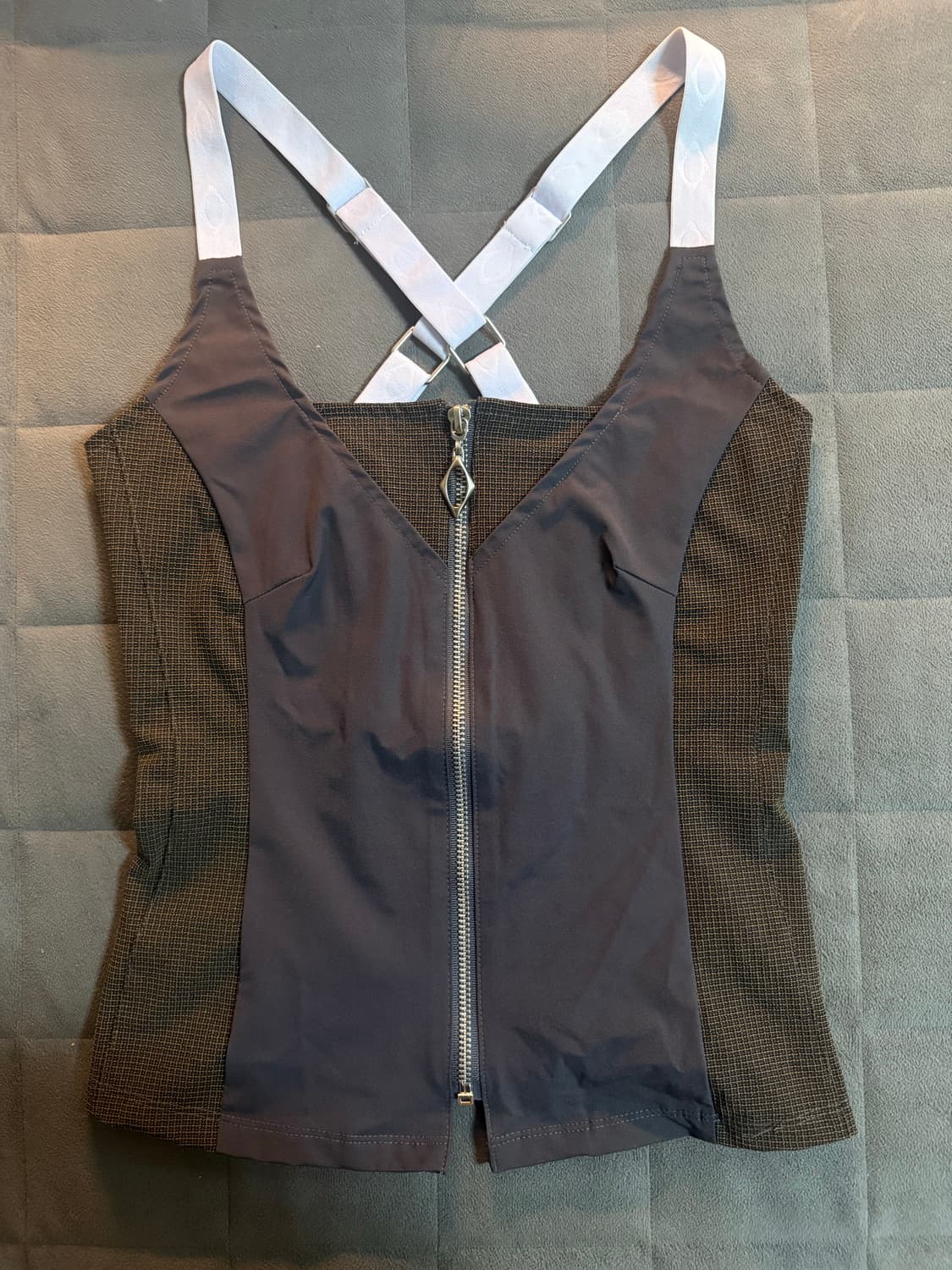 トップス MSCHF STRAP ZIP UP SLEEVELESS MSCHF SINCE 2010 | ⠀ STRAP ZIP UP SLEEVELESS stretch fabric