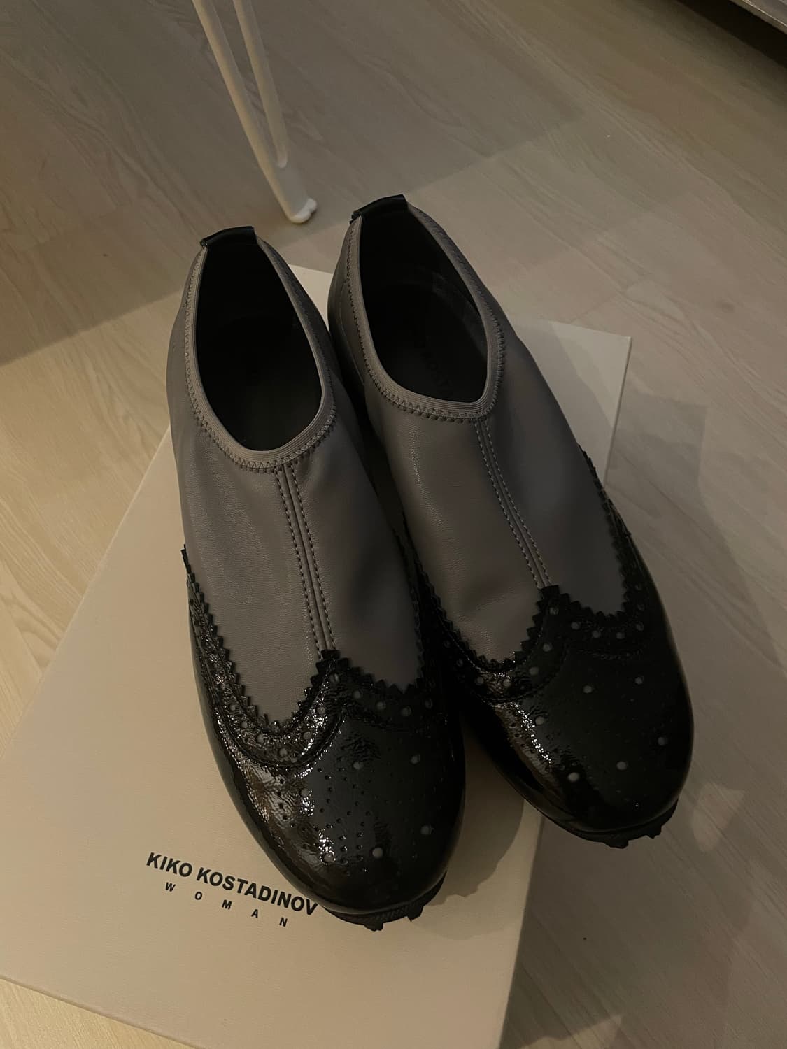 靴 KIKO KOSTADINOV SONIA SLIP-ON BLACK 38 KIKO KOSTADINOV-SONIA SLIP ON BROGUE/ONYX BLACK&PITCH BLACK - VISITFOR