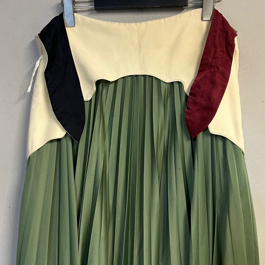 【新品】TOGAPULLA Rayon twill western skirt TOGA PULLA(トーガ プルラ)のRayon twill western skirt通販