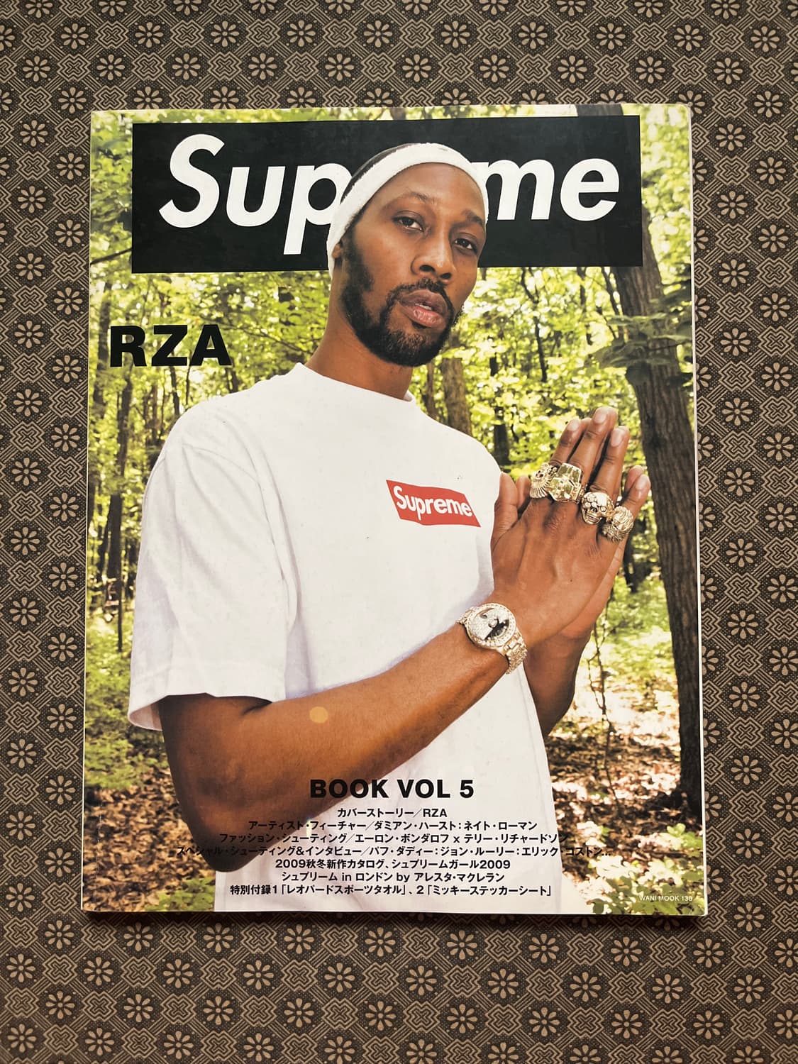 Supreme BOOK VOL 5 RZA ステッカー付き Amazon.co.jp: Supreme VOL.5 (ワニムックシリーズ 138) : 本