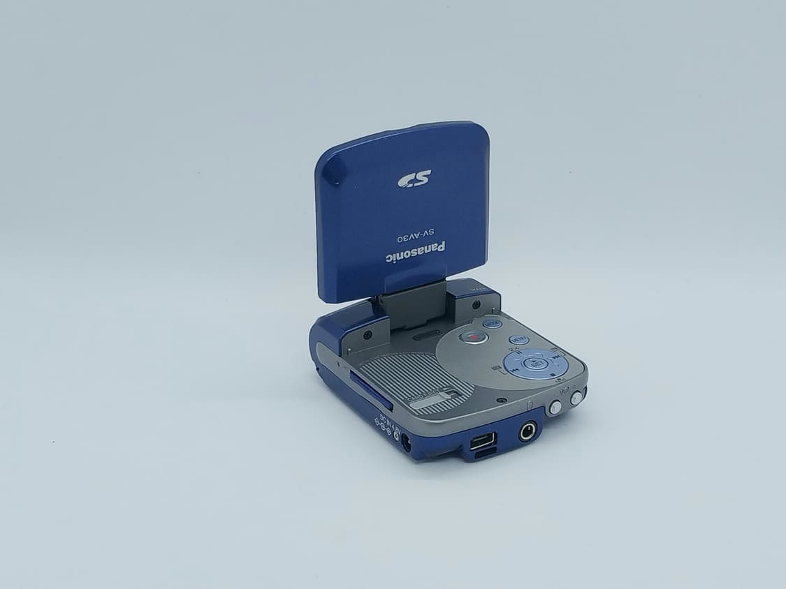 Panasonic D−snap SV-AV30 PANASONIC SV-AV30 CAMCORDER OPERATING INSTRUCTIONS MANUAL