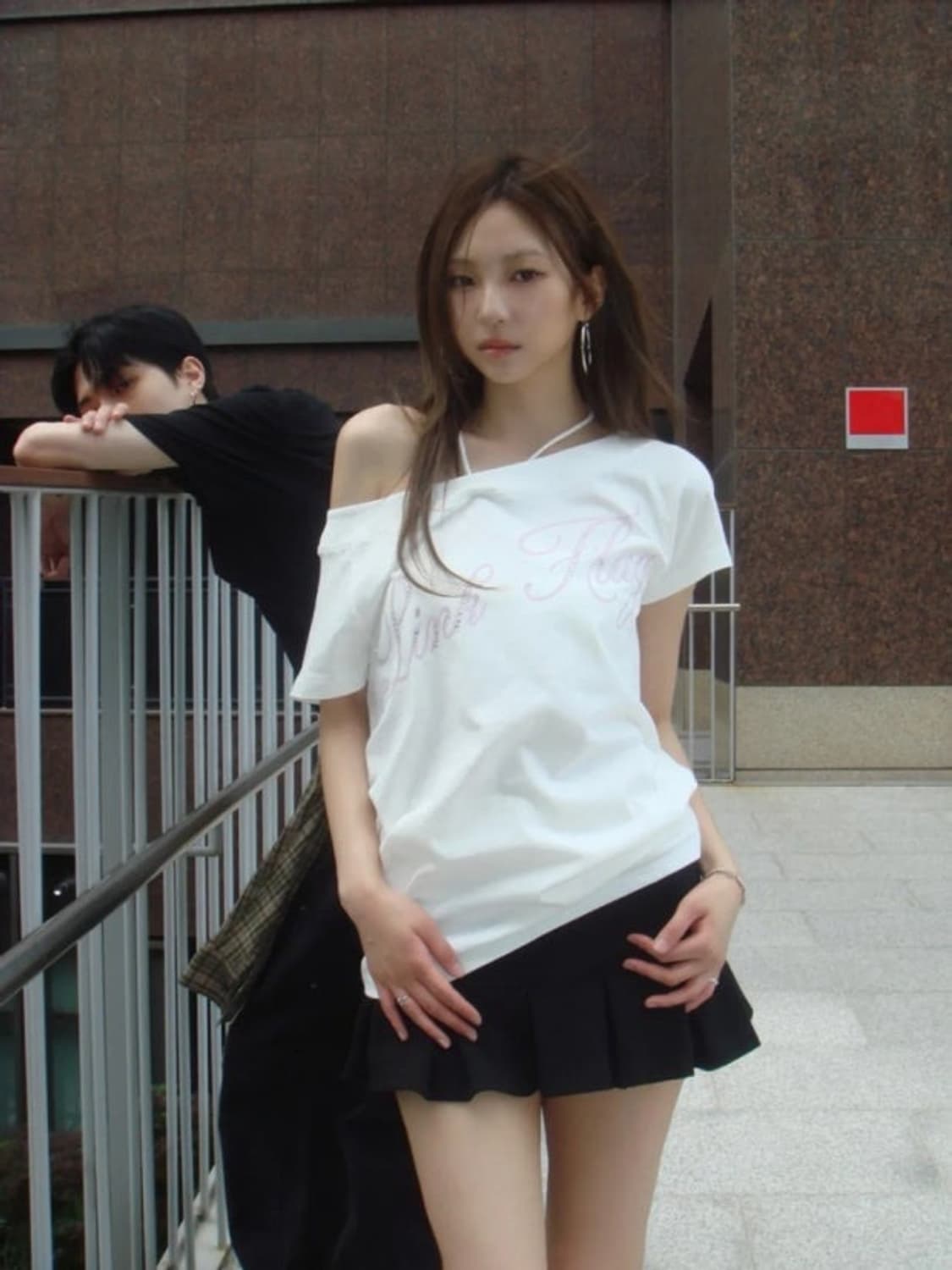 forusring pink flag box tee white | 후루츠패밀리