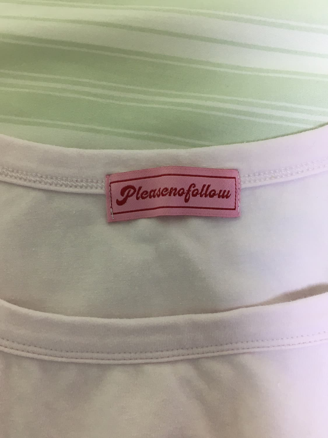 플리즈노팔로우 모모탑 PNF MOMO Shirring Short Top | 후루츠패밀리