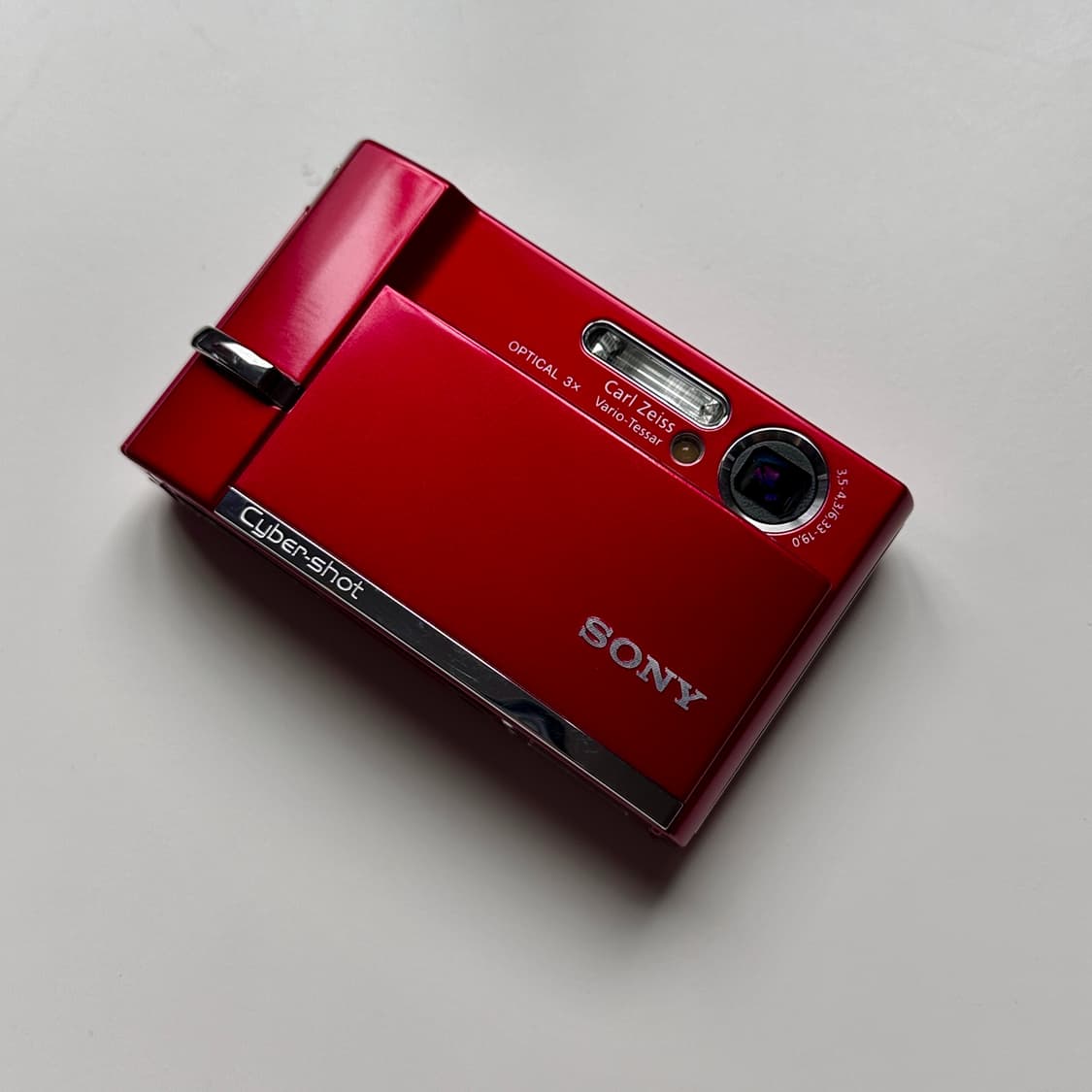 Carl Zeiss Sony T50 SONY DSC-T50 Silver MP Digital Camera