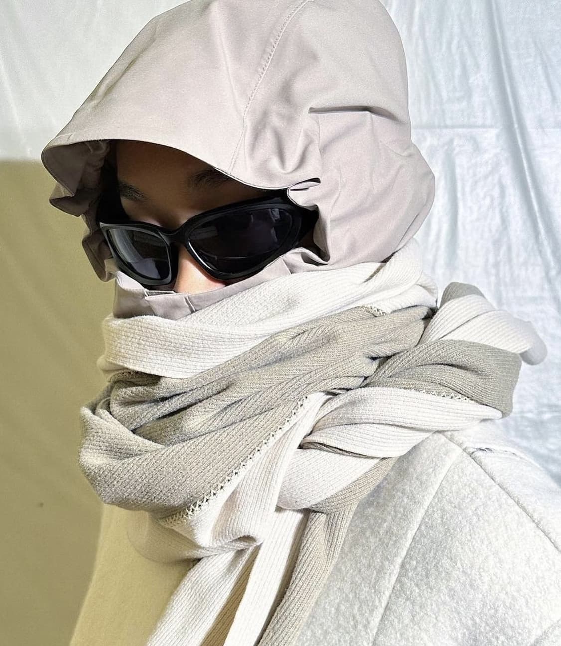 xlim hooded muffler ブラック XLIM EP 4 SYNOPSIS 01 HOODED MUFFLER