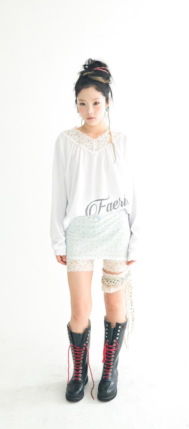 【fa.er.ie】lace V neck shirring top fa.er.ie] lace V neck shirring top | 후루츠패밀리