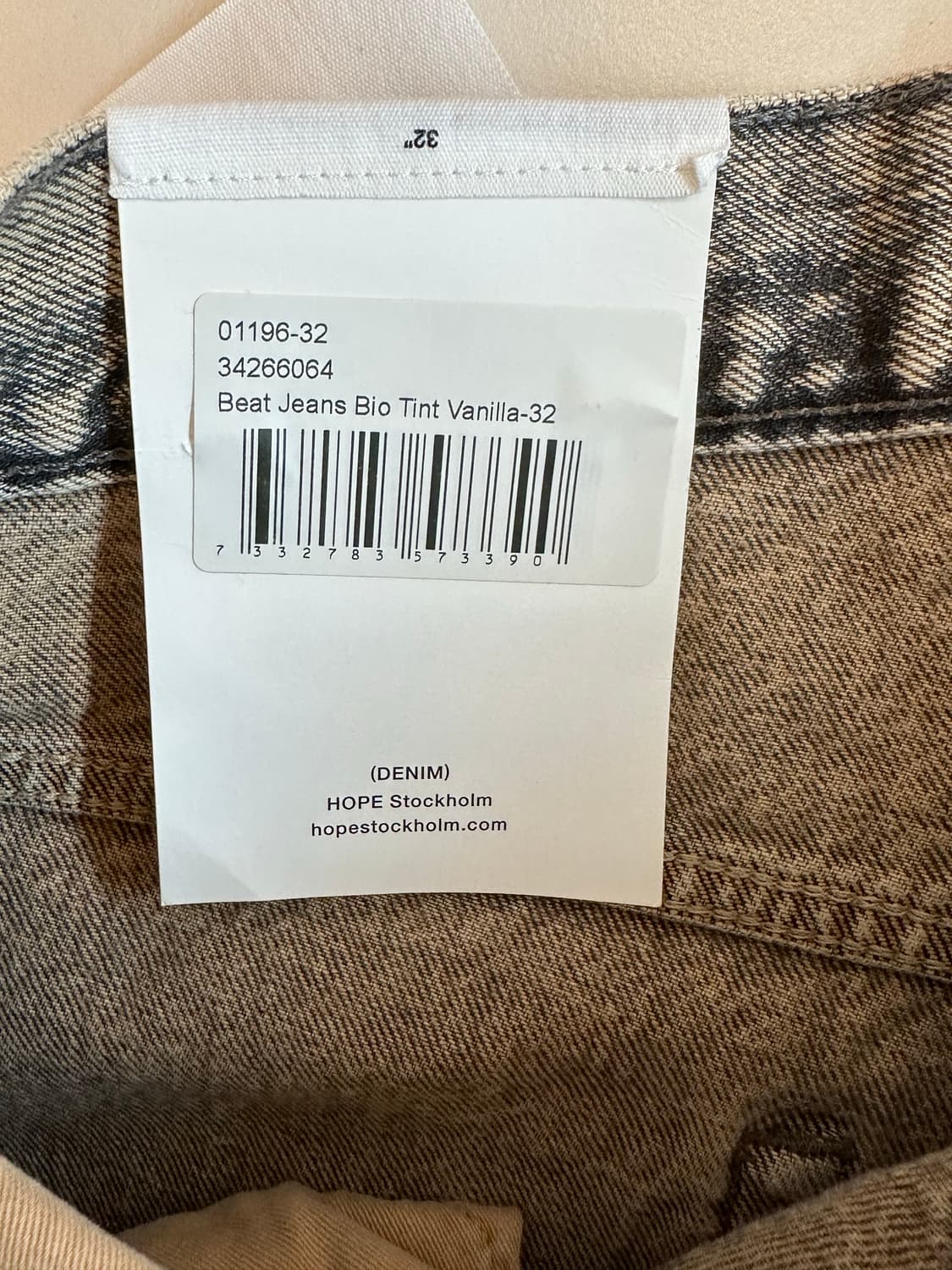 77693445_3