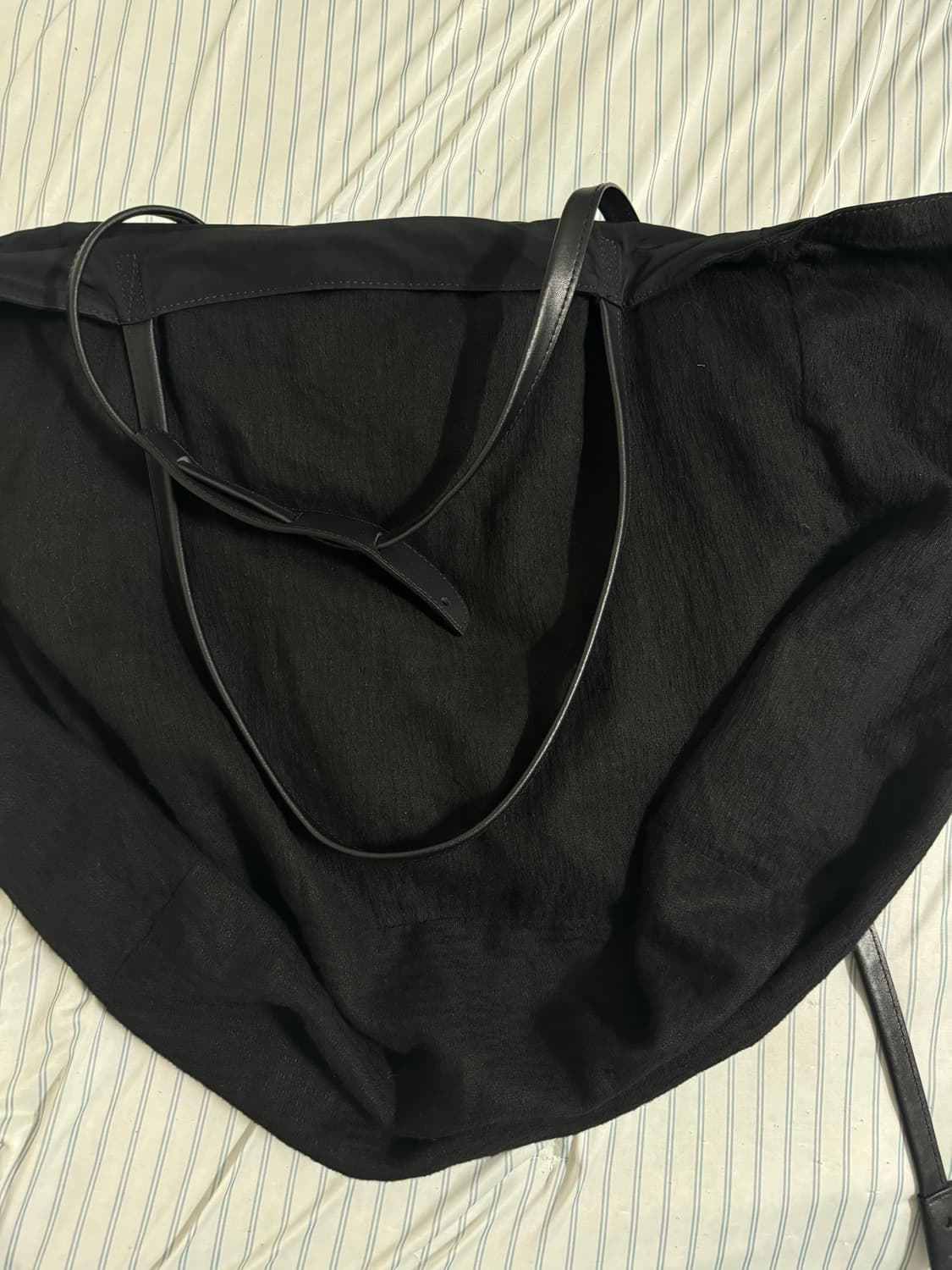 XLIM EP.7 SYNOPSIS 01 BAG 블랙 | 후루츠패밀리