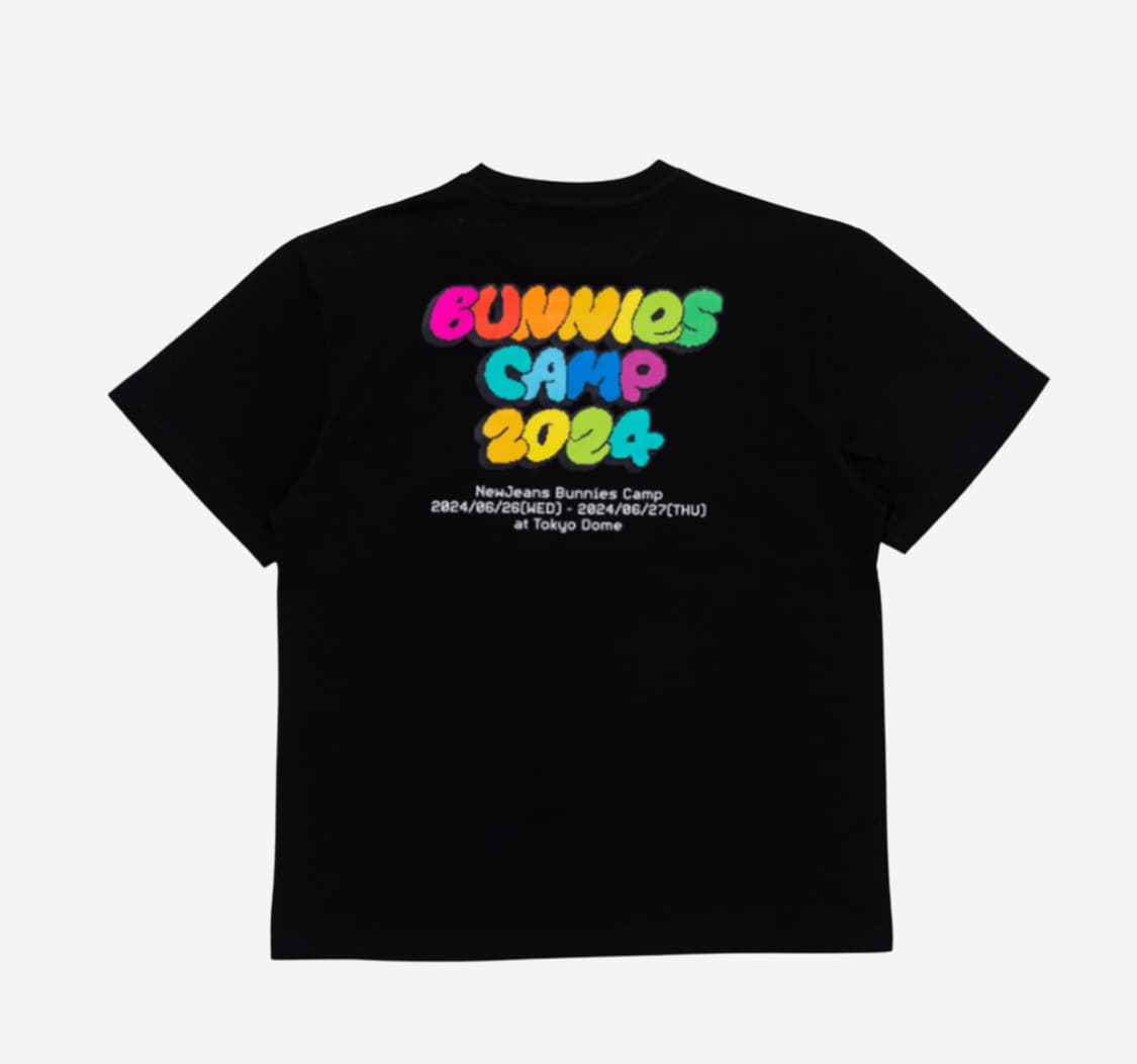 뉴진스 x 무라카미 버니즈캠프 2024 도쿄 돔 티셔츠 블랙 | 후루츠패밀리
